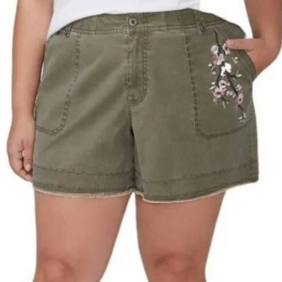Lane Bryant Shorts Women's Size 24 Floral Embroidered Girlfriend Khaki Green - Picture 1 of 6